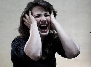 崩溃照片女,崩溃照片中的女生命运转折